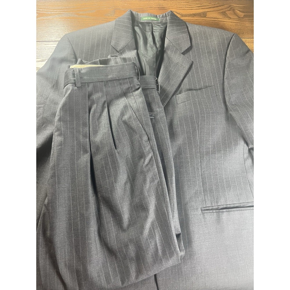 Lauren Ralph Lauren Men's Grey Pinstripe Wool Size 40R 2 Piece Suit Made Canada
